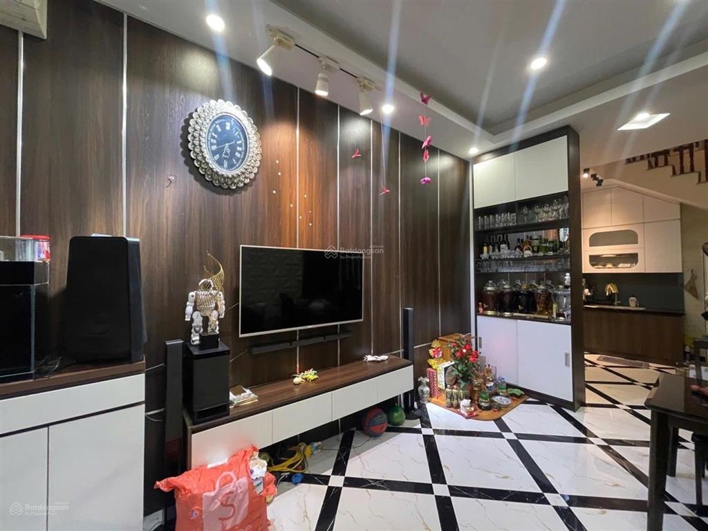 Nhà đẹp giá dẻ phố trần quốc vượng cầu giấy