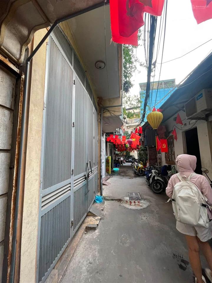 Chỉ có 5.5 tỷ bạn có ngay nhà 28 m2 4 tầng ngõ to 20m là ra mặt phố giáp bát kim đồng