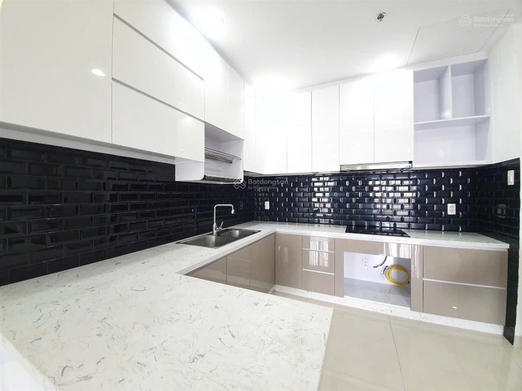 Căn hộ 3pn, 2wc, 20 triệu/th, 105m2 tại garden gate, phú nhuận chỉ với giá tốt