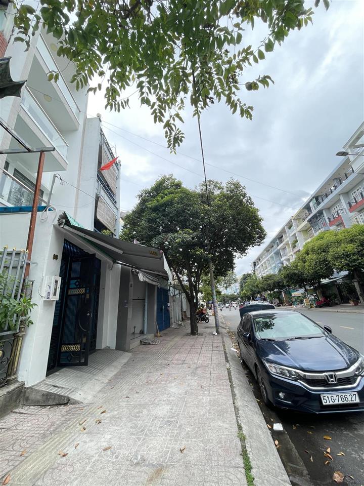 Bán nr tại 98 đường 23, bình phú, 15 tỷ vnd, 83m2, 4pn, 5wc, pháp lý đầy đủ, giá ưu đãi