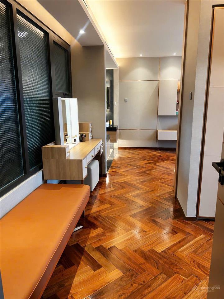 [vista verde] bán căn sky villa 4pn4wc 258m2 tòa t1 tầng cao, full nội thất, sổ sẵn, giá 23.5 tỷ