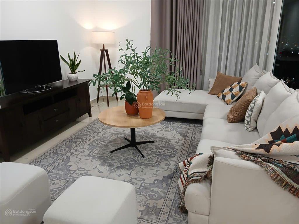 Cho thuê căn hộ vista verde 3 phòng ngủ, 136m2, full nội thất, giá 33 triệu