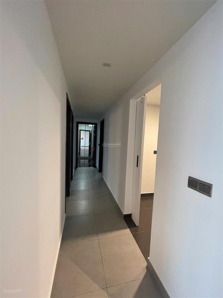 Cho thuê căn hộ feliz en vista 3 phòng ngủ 107m2, nội thất cơ bản, giá 32 triệu