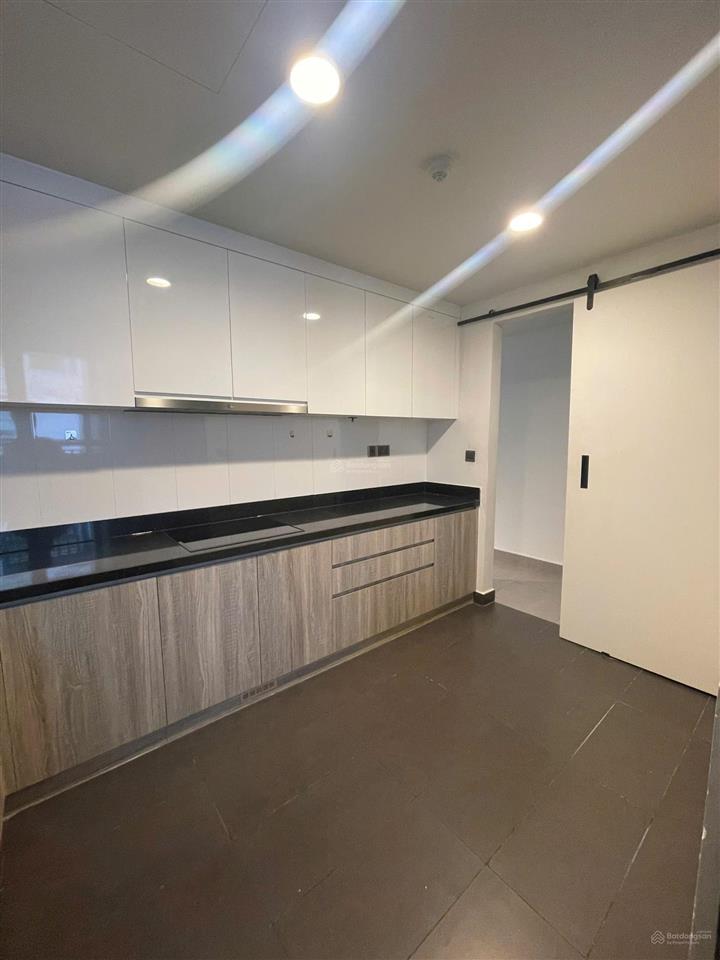 Cho thuê căn hộ feliz en vista 3 phòng ngủ 107m2, nội thất cơ bản, giá 32 triệu