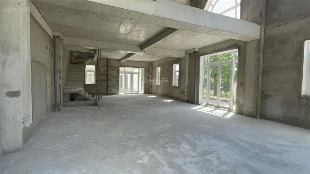 Shophouse đinh thị thi dòng tiền 90tr/tháng giá 83 tỷ sổ hồng sẵn