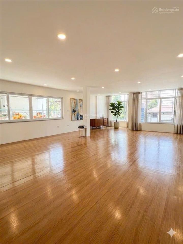 Chỉ 58 tỷ  mp ba đình  105m ,mt 7m  5 tầng lô góc dòng tiền 1 tỷ/năm  gần hồ, vin giảng võ .