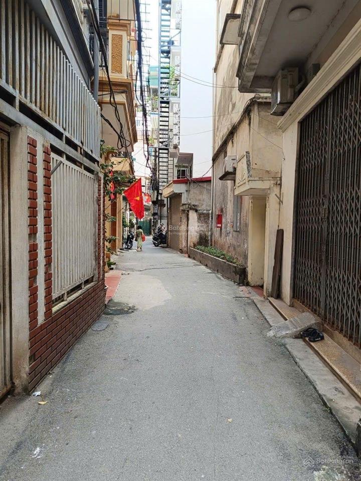 Chính chủ nhà em  ngõ 23 xuân la  17,5 tỷ  65m2, mt 5m  5 tầng  7 chỗ đỗ cửa  3 phút ra hồ .