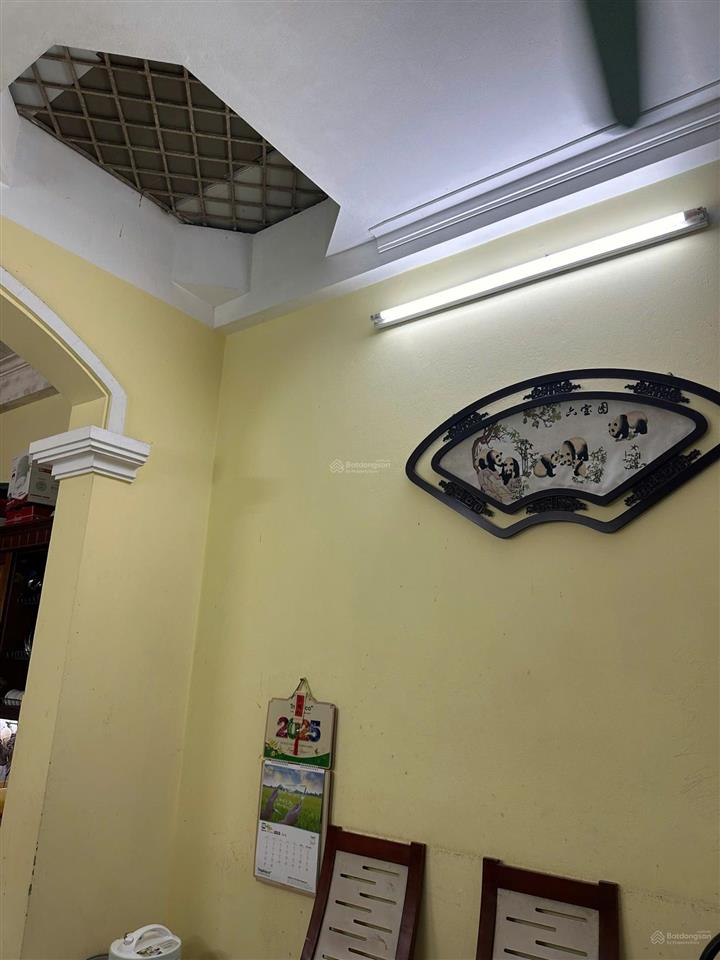 Chính chủ nhà em  ngõ 23 xuân la  17,5 tỷ  65m2, mt 5m  5 tầng  7 chỗ đỗ cửa  3 phút ra hồ .