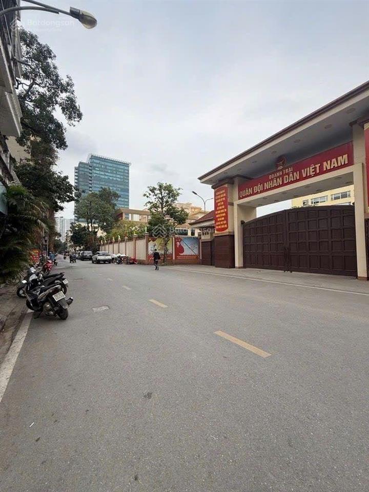 Mp hoàng sâm  19,2 tỷ  vỉa hè  lô góc 3 thoáng  45m , mt 4,2m  4 tầng dân xây  3 ô tô tránh .