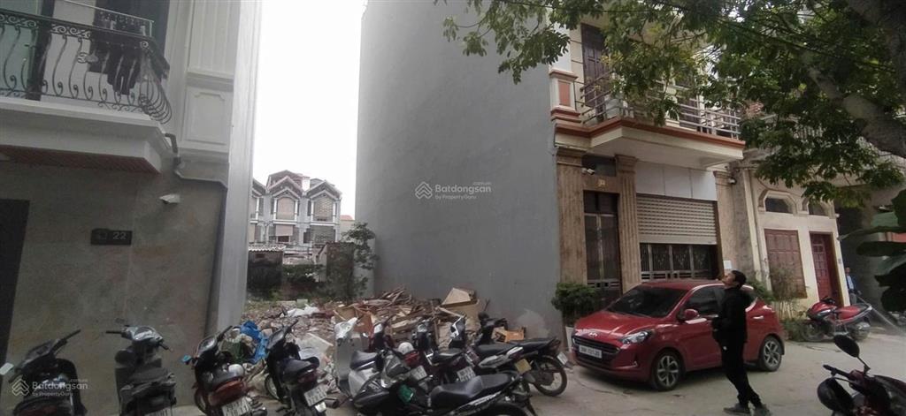 Ngõ 136 cầu diễn  114m2, mt 6m  gara  ô tô tránh trước cửa  giá 25 tỷ