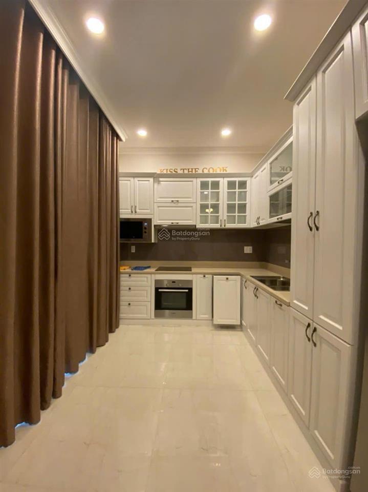 Cho thuê biệt thự khu nam viên, phú mỹ hưng, 126m2(7x18) 5pn,5wc,3 tầng, áp mái, cạnh công viên 2ha