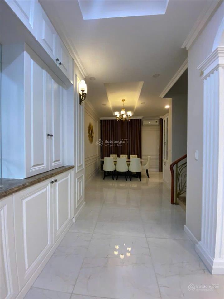 Cho thuê biệt thự khu nam viên, phú mỹ hưng, 126m2(7x18) 5pn,5wc,3 tầng, áp mái, cạnh công viên 2ha