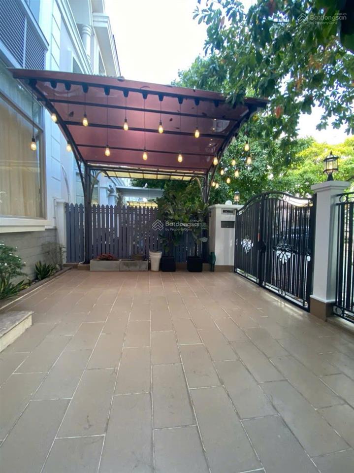 Cho thuê biệt thự khu nam viên, phú mỹ hưng, 126m2(7x18) 5pn,5wc,3 tầng, áp mái, cạnh công viên 2ha