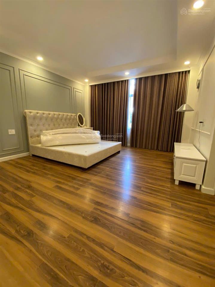 Cho thuê biệt thự khu nam viên, phú mỹ hưng, 126m2(7x18) 5pn,5wc,3 tầng, áp mái, cạnh công viên 2ha