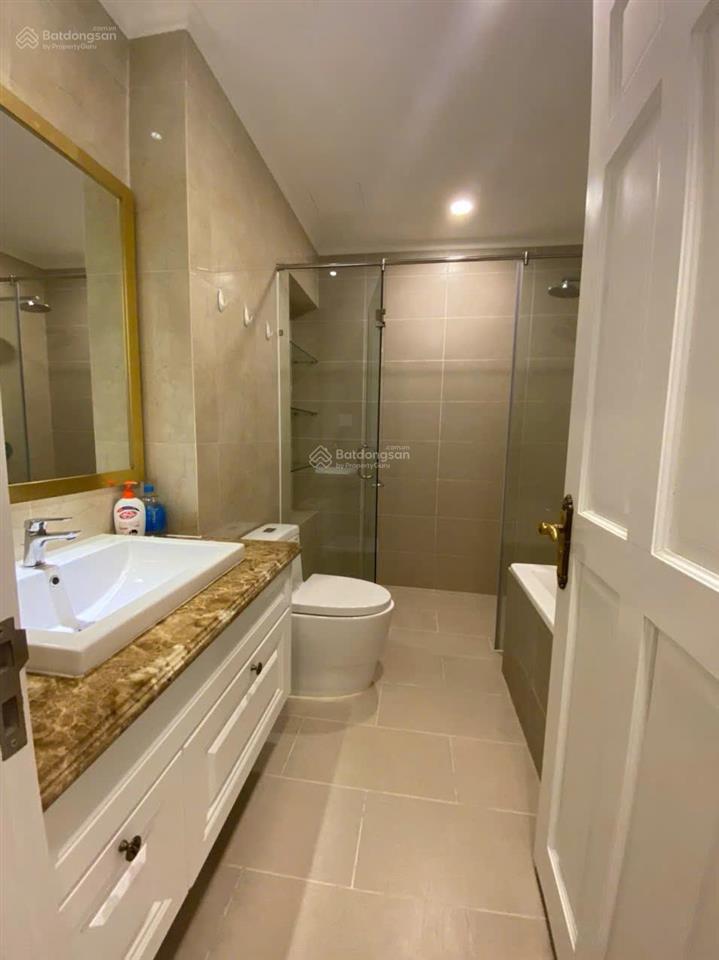 Cho thuê biệt thự khu nam viên, phú mỹ hưng, 126m2(7x18) 5pn,5wc,3 tầng, áp mái, cạnh công viên 2ha