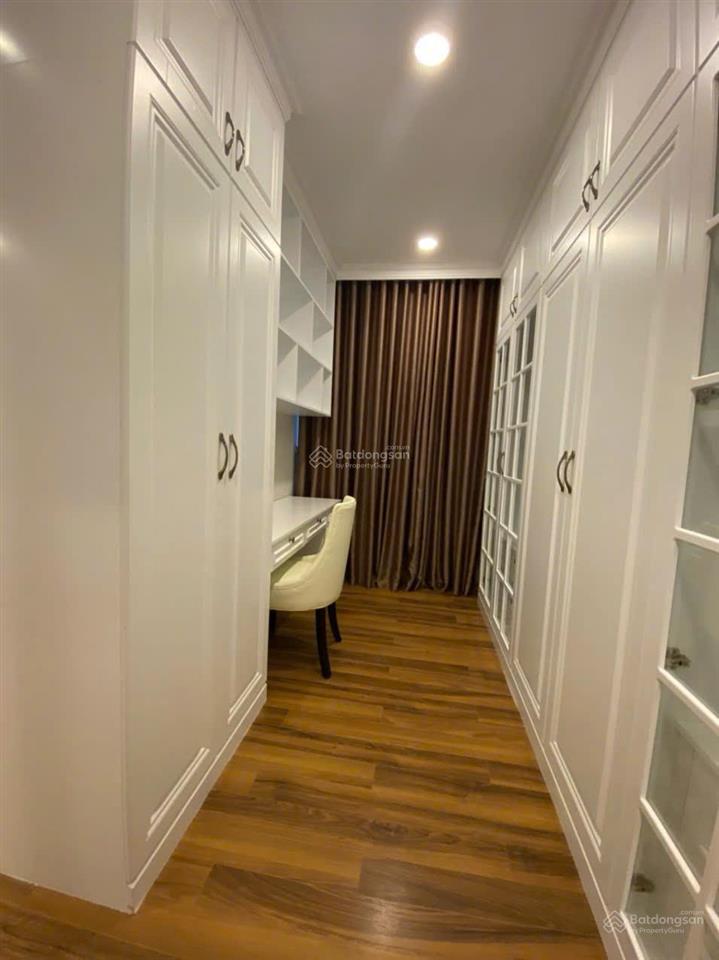 Cho thuê biệt thự khu nam viên, phú mỹ hưng, 126m2(7x18) 5pn,5wc,3 tầng, áp mái, cạnh công viên 2ha
