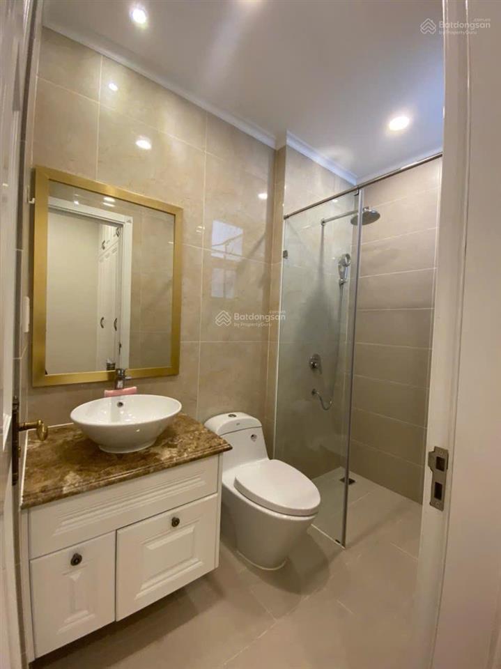 Cho thuê biệt thự khu nam viên, phú mỹ hưng, 126m2(7x18) 5pn,5wc,3 tầng, áp mái, cạnh công viên 2ha