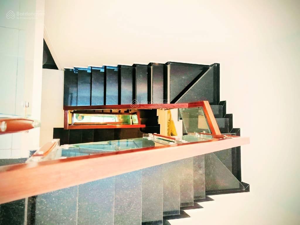 Bán nhà 4 tầng 5pn  4 x 18.5 mặt tiền trần trọng cung quận 7.