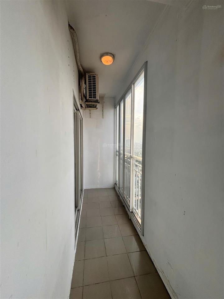 Bán nhanh charmplaza 3pn2wc giá 2,35 tỷ, nhà sẵn dọn vào ở luôn. gần ngã tư 550 vincom plaza dĩ an