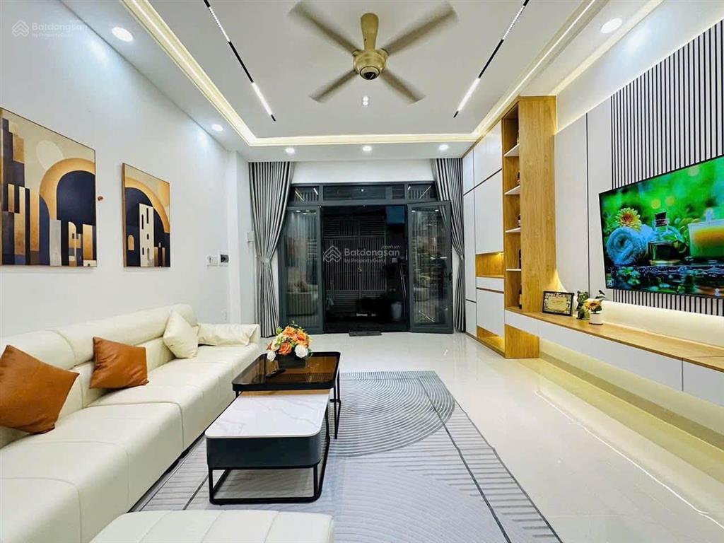 Bán nhà gò vấp đường quang trung phường 10 dt 4,5x15 đúc 2 lầu mới