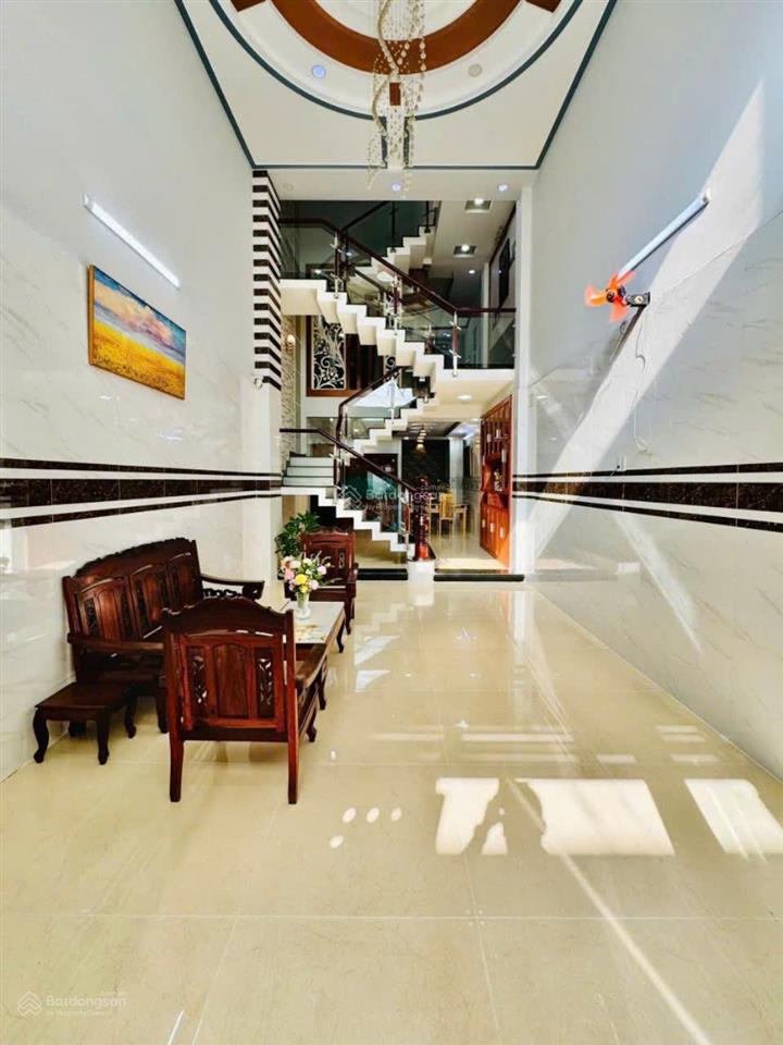 Bán nhà hẻm 20/nguyễn văn dung p. an nhơn, dt 4x17 đúc 5 tầng ô tô ngủ trong nhà.