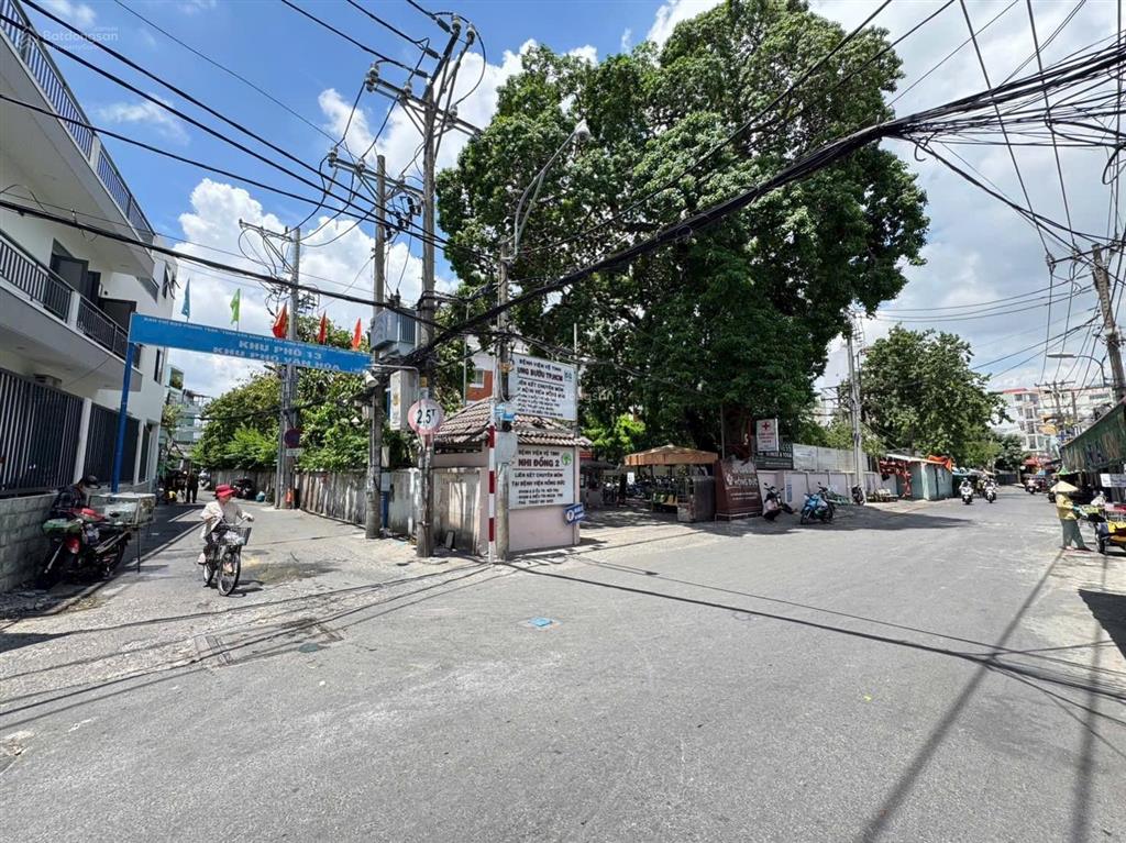 Bán nhà hxh thống nhất p.10, dt 5x16 đúc 3 tầng gần ngã 4 quang trung và thống nhất 100m