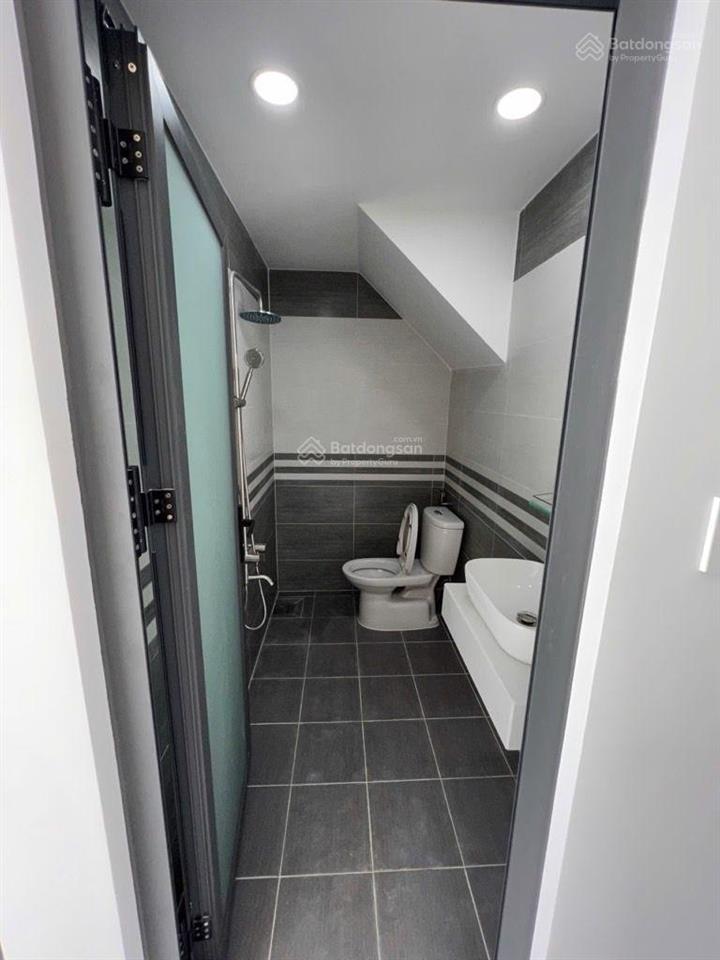 Bán nhà có dòng tiền tại lò lu, 5,9 tỷ, 52 m2, 3pn, 3wc, hàng hiếm tại quận 9