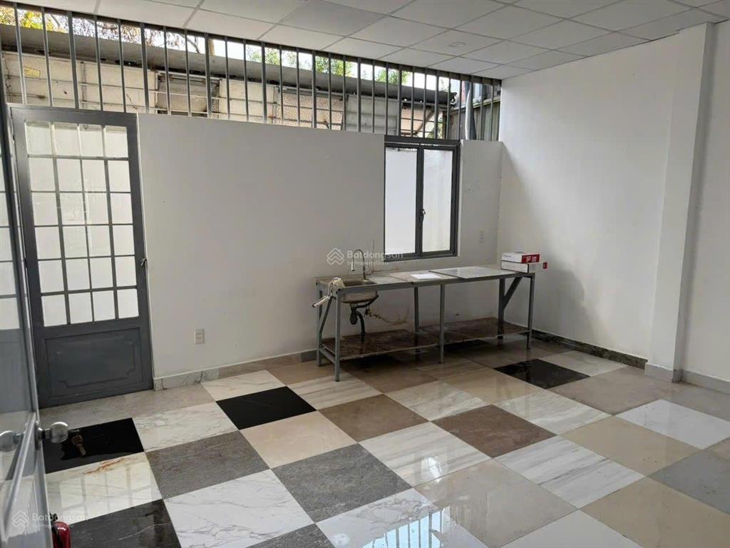 Bán nhà mặt phố tại số 179, tân phú, quận 9, 9,2 tỷ, 154,3 m2, hot!