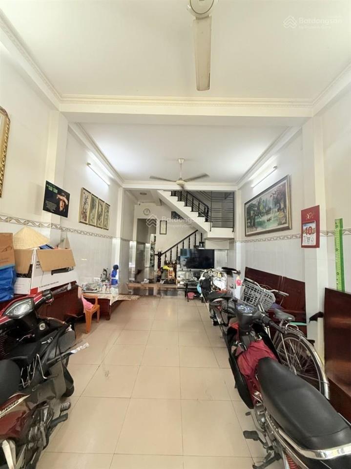 Nhà 3 tầng btct 100m2 ngay chợ gò vấp chỉ 8.x tỷ. gấp bán.