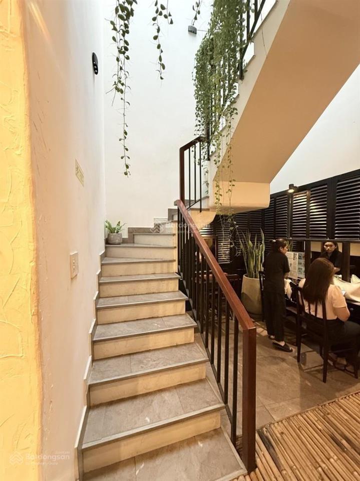 Nhà hxh gò vấp gần 100m2 chỉ 8.x tỷ.