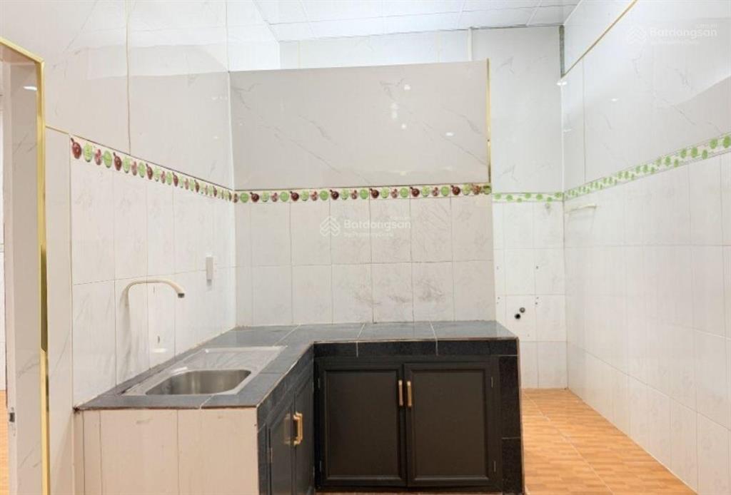 Bán nhà cấp 4 còn rất mới, diện tích lớn, gần biển