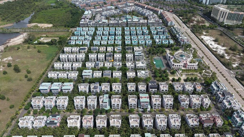 Bán gấp cặp biệt thự song lập paris villas 160m/căn, sonasea bãi trường