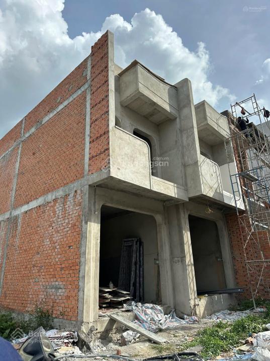 Bán nhà thủ dầu một, 120m2, đường xe hơi, gần bệnh viện hoàn mỹ