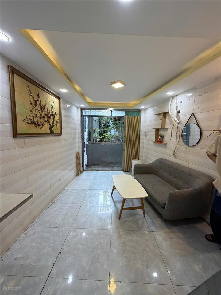 Bán nhà riêng tại cmt8 q3 hàng hiếm giá 2,4 tỷ, 15,2 m2