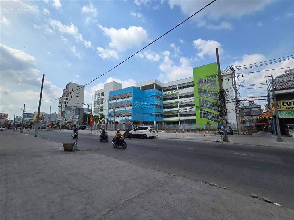 Bán nhà riêng tại cmt8 q3 hàng hiếm giá 2,4 tỷ, 15,2 m2