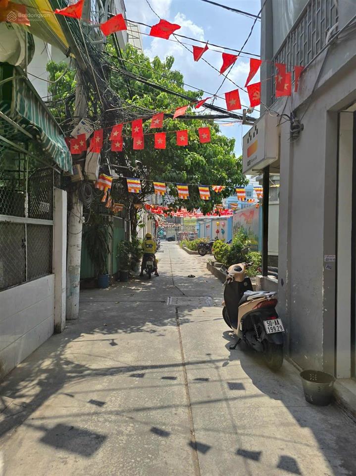 Bán nhà riêng tại cmt8 q3 hàng hiếm giá 2,4 tỷ, 15,2 m2