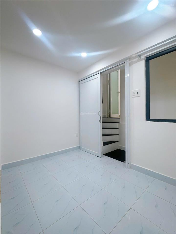 Bán nhà tại tăng bạt hổ, 4,7 tỷ, 23,9 m2, giá cực ngon