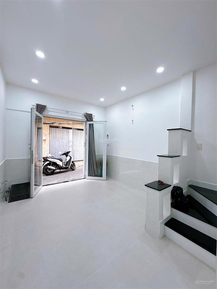 Bán nhà tại tăng bạt hổ, 4,7 tỷ, 23,9 m2, giá cực ngon