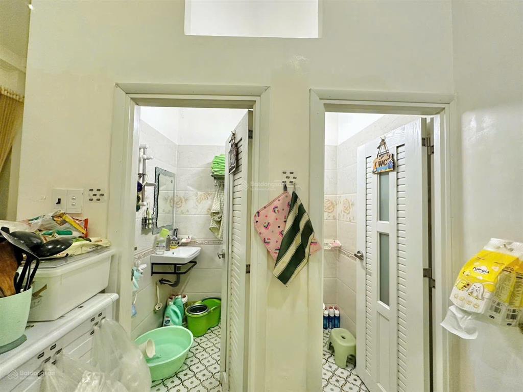 Hàng thơm  hẻm 3m  41.1m2  4.68 tỷ tl  đối diện citylnad  2 tầng  2pn, 2wc