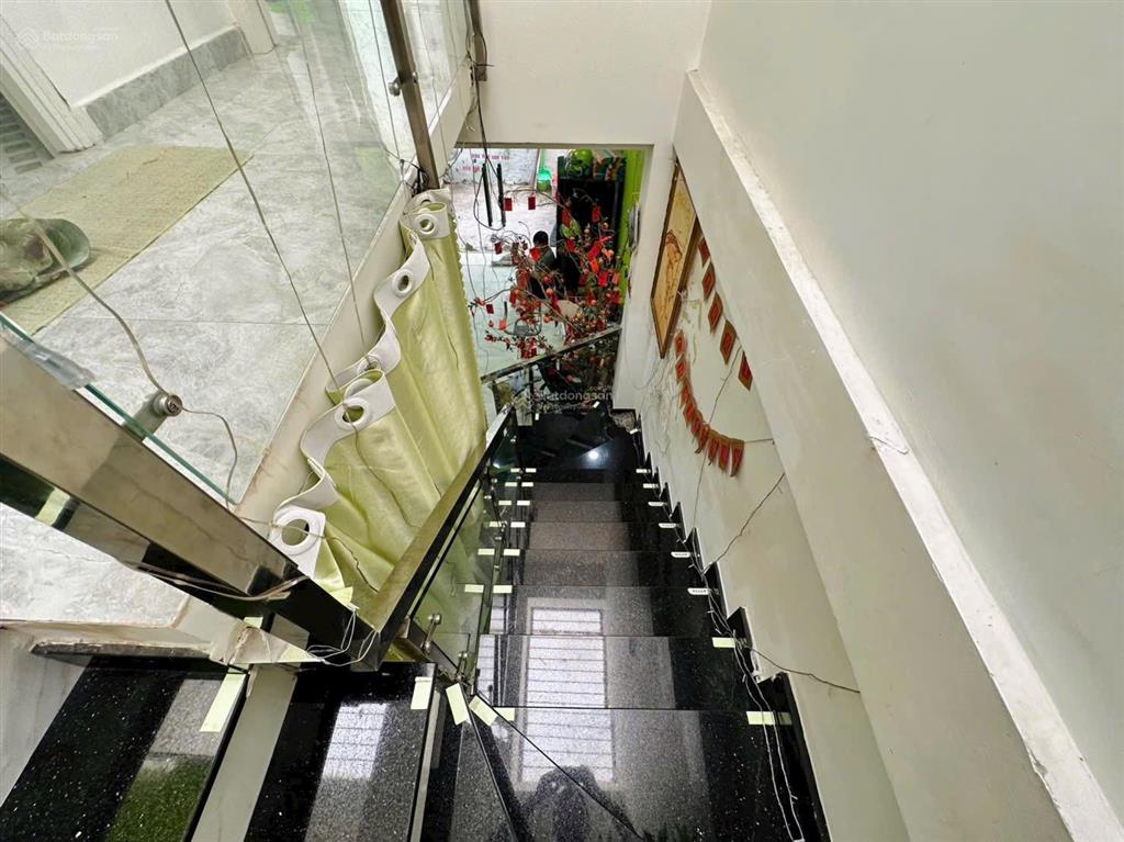 Hàng thơm  hẻm 3m  41.1m2  4.68 tỷ tl  đối diện citylnad  2 tầng  2pn, 2wc