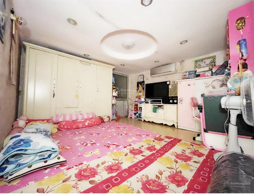 Rẻ nhất quận 1  hẻm 3m thoáng sát mt trần hưng đạo, đối diện khách sạn pull man. 42m2 đất