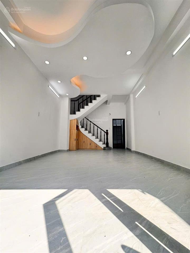 Chdv duplex 9pn dòng tiền 40tr/tháng  ngay nguyễn thị minh khai, quận 1