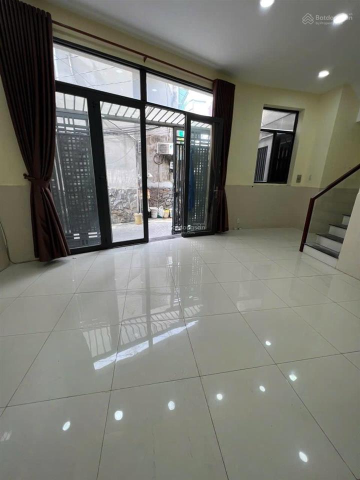 Sốc!! ngang 7m  ngay hẻm oto hồng bàng, quận 6  70m2 đất (7x10m)  3 tầng, 5pn  giá chỉ 83tr/m2