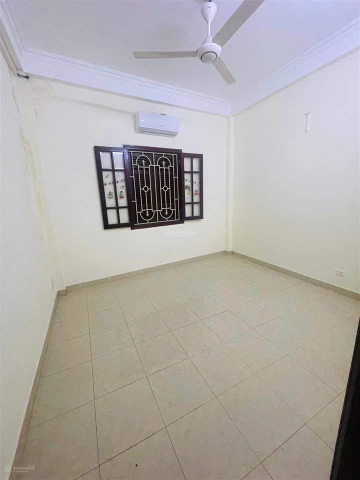 Nhà nguyên căn ngõ 22 trung kính rộng 48m2 xây 5,5 tầng, ô tô đỗ cửa, văn phòng, kinh doanh