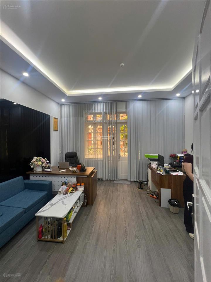 Nhà phân lô đường trung yên 11 rộng 65m4 xây 4 tầng mặt tiền 5m vỉa hè rộng oto đỗ cửa
