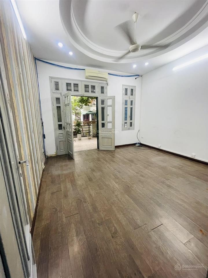Nhà phân lô đường trung yên 11 rộng 65m4 xây 4 tầng mặt tiền 5m vỉa hè rộng oto đỗ cửa