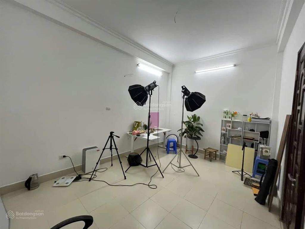 Nhà nguyên căn ngõ 88 trung kính rộng 65m2 xây 4 tầng làm văn phòng, lớp học,...