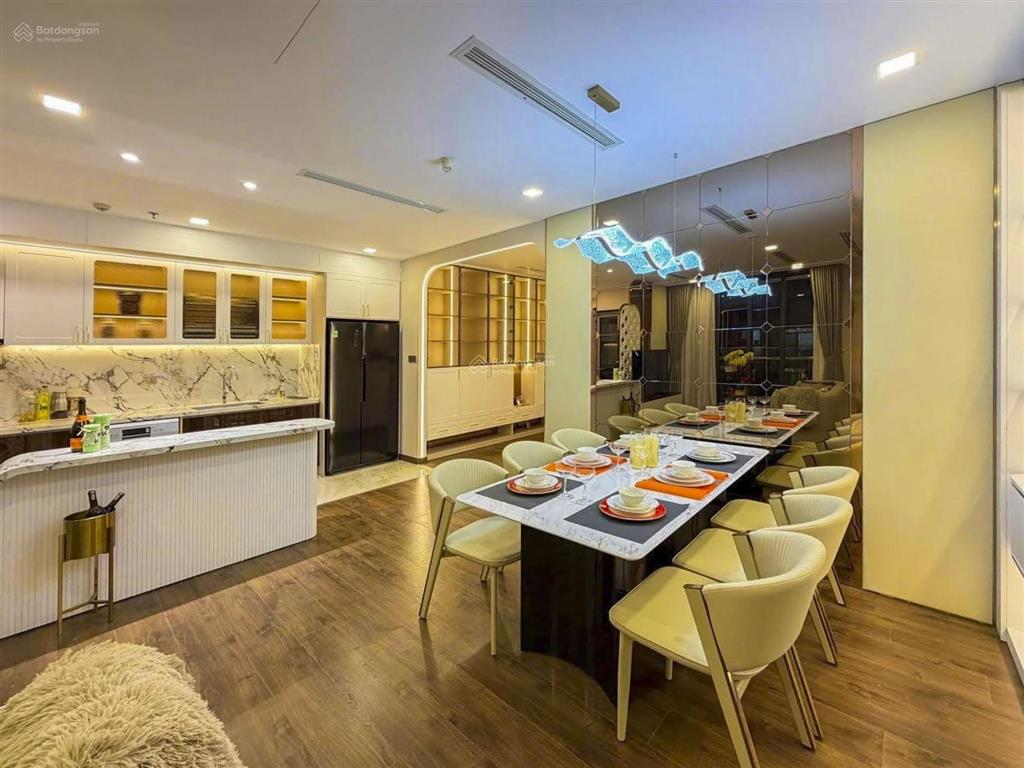 Vinhomes central park bán căn hộ tháp park 3 với 3 phòng ngủ nội thất đầy đủ
