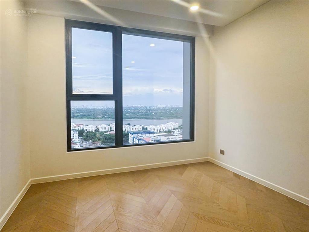 Bán căn hộ tại lumiere riverside gồm 3 phòng ngủ tầng cao view sông có sổ hồng