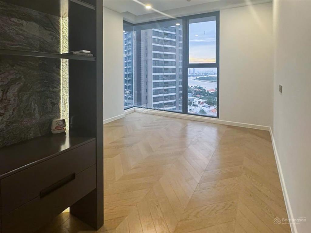 Bán căn hộ tại lumiere riverside gồm 3 phòng ngủ tầng cao view sông có sổ hồng